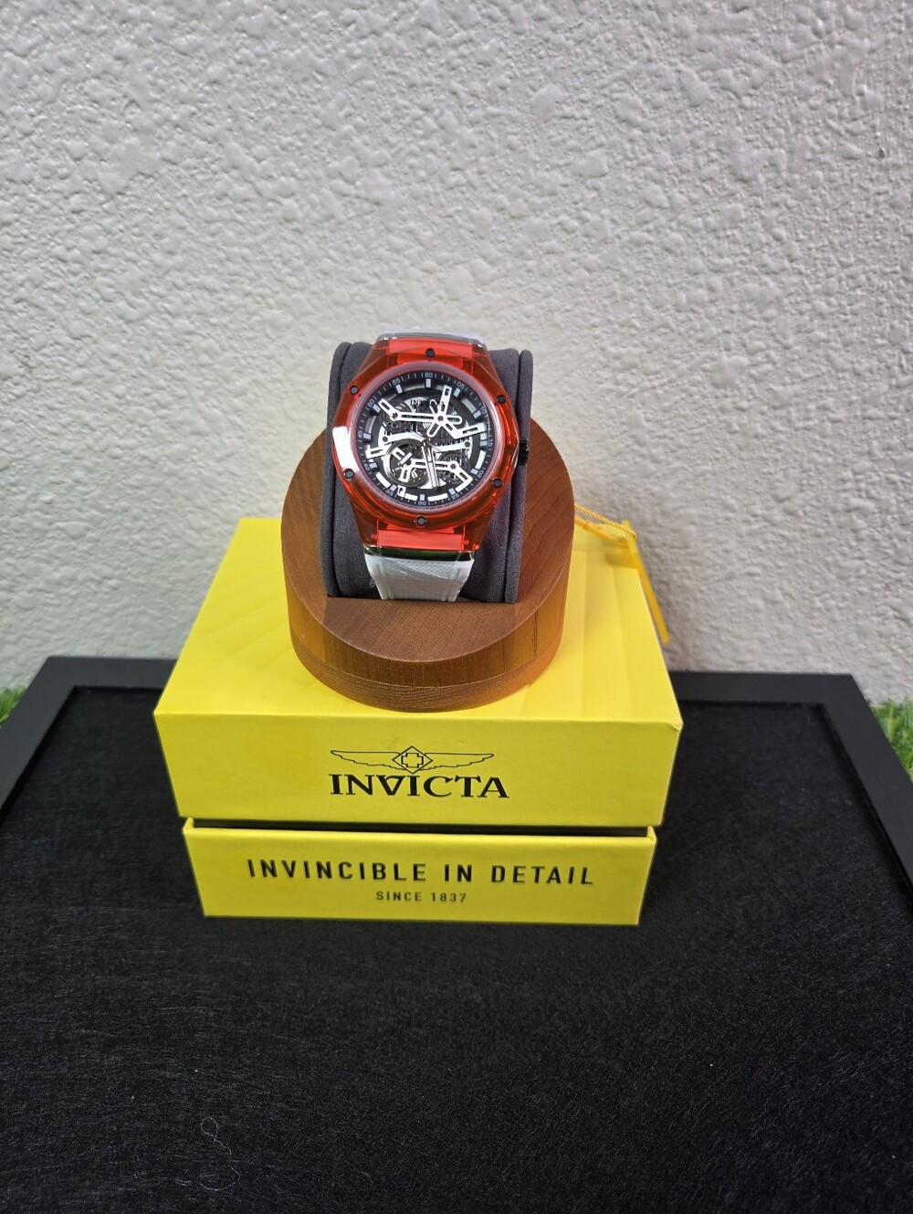 Invicta Speedway Piston Men’s Watch Quartz Red White Silicone Model 51113